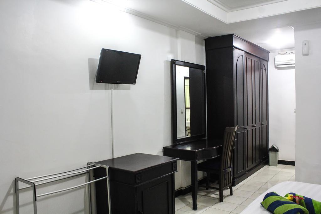Hotel Puri Tanah Lot Kuta  Exterior photo