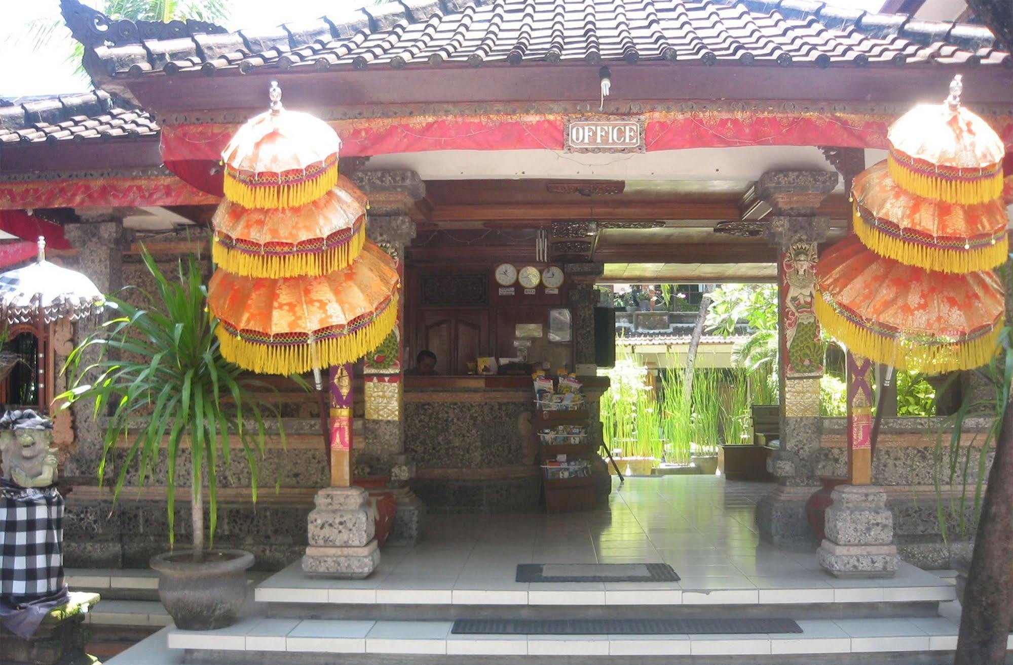Hotel Puri Tanah Lot Kuta  Exterior photo