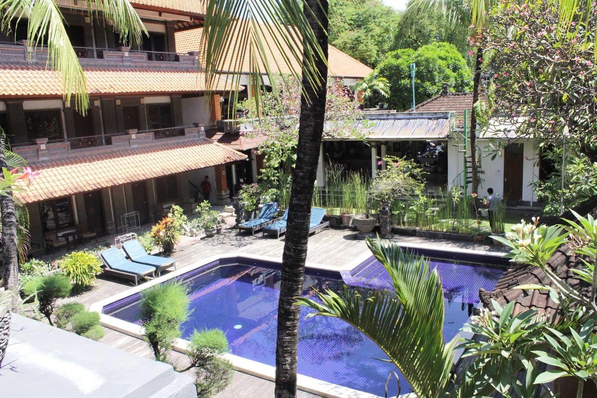 Hotel Puri Tanah Lot Kuta  Exterior photo