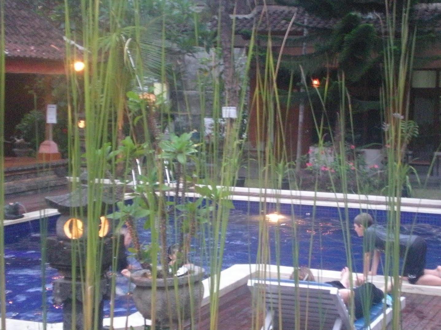 Hotel Puri Tanah Lot Kuta  Exterior photo