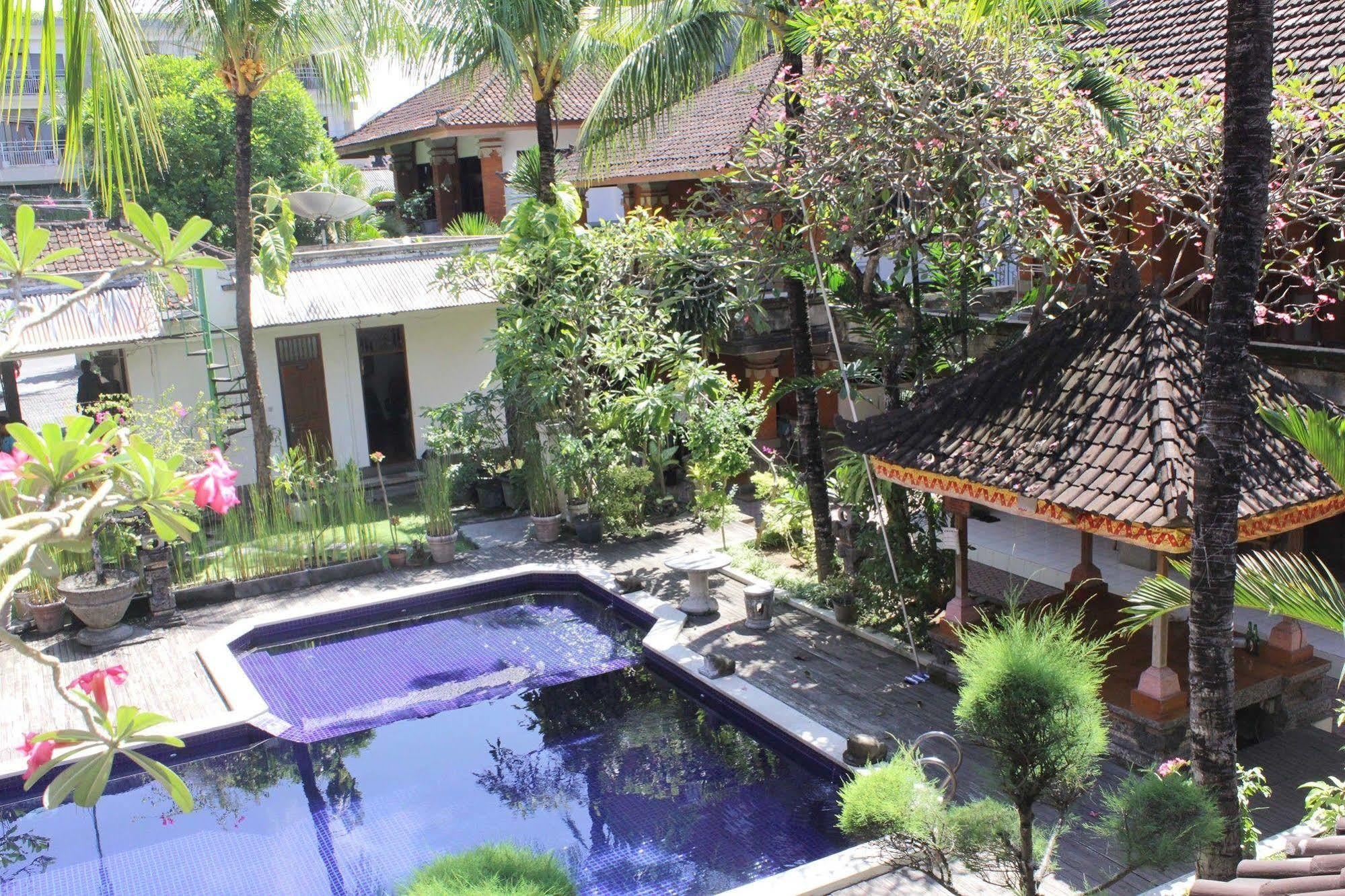 Hotel Puri Tanah Lot Kuta  Exterior photo