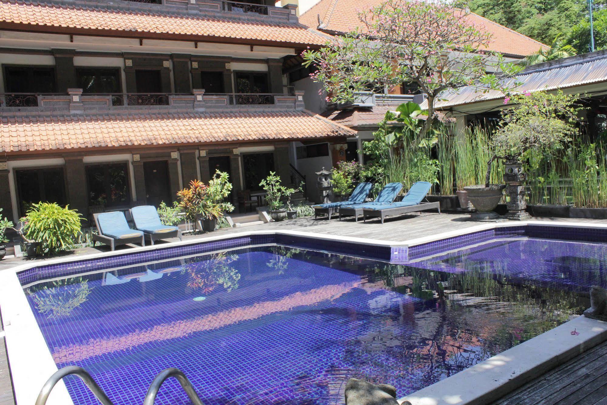 Hotel Puri Tanah Lot Kuta  Exterior photo